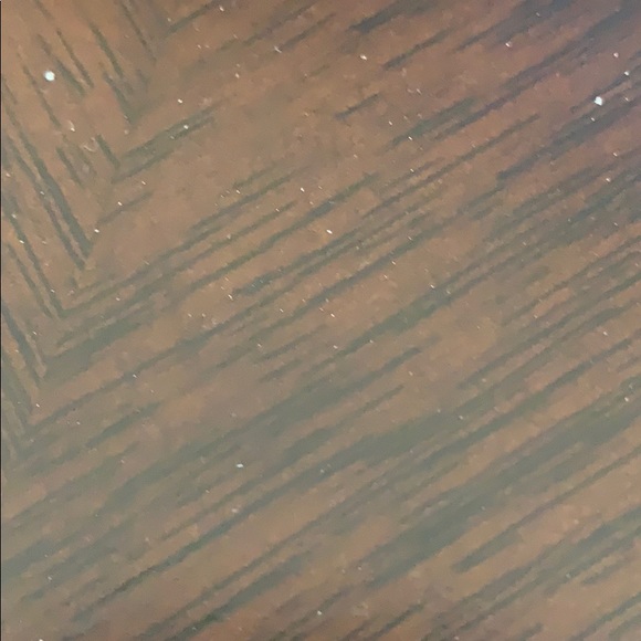 Meet your Posher, Claudia - Picture 1 of 1